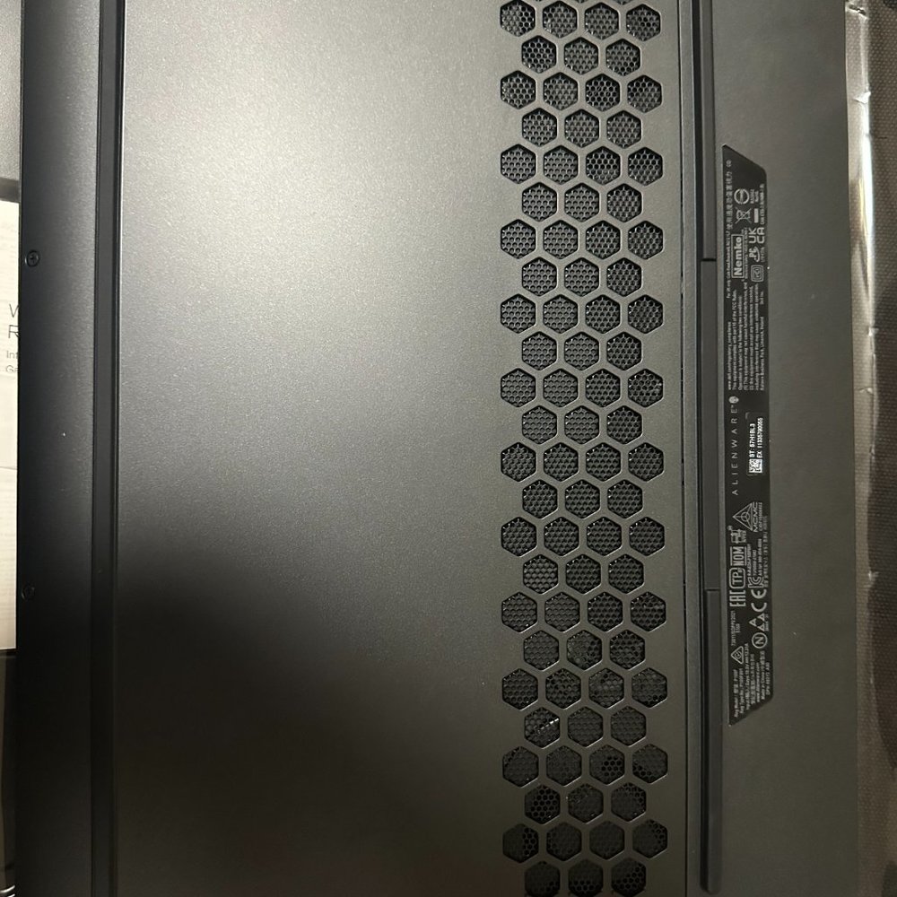 Alienware m15 R7 - Picture 5 of 9